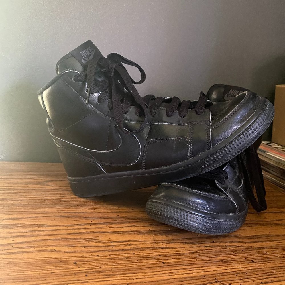 Nike Men black high top sneakers sz 10